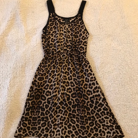 Cheetah print dress - Picture 3 of 4